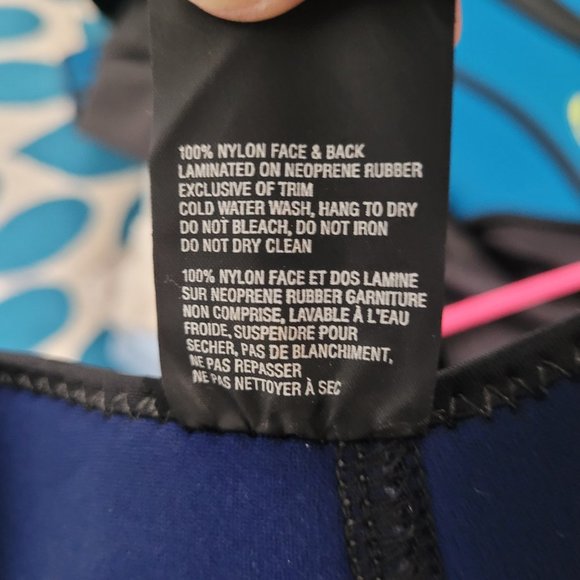 Body Glove women's wet suit, size 7/8 shorts surfing snorkel water sports swim - Picture 10 of 12